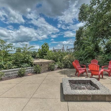Walk To Broadway Riverfront Condo With Pool Nashville Eksteriør billede