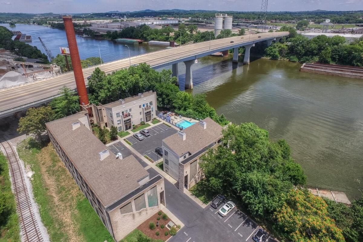 Walk To Broadway Riverfront Condo With Pool Nashville Eksteriør billede