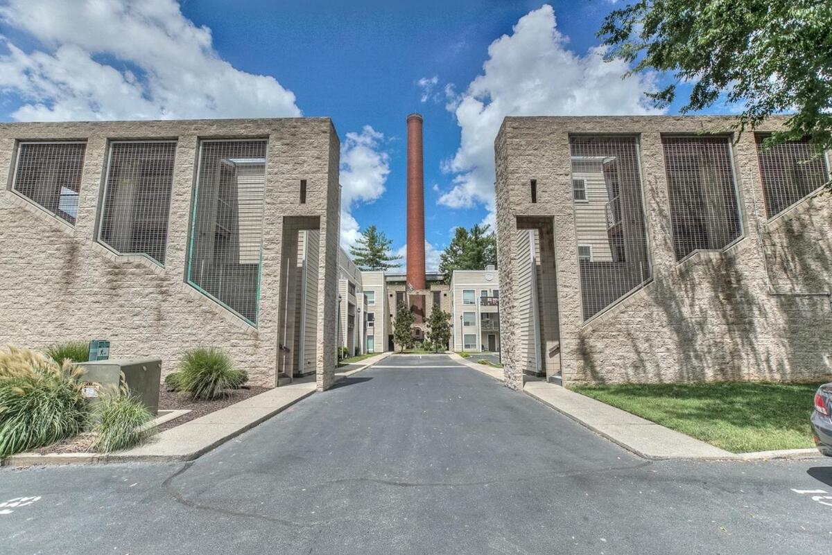 Walk To Broadway Riverfront Condo With Pool Nashville Eksteriør billede